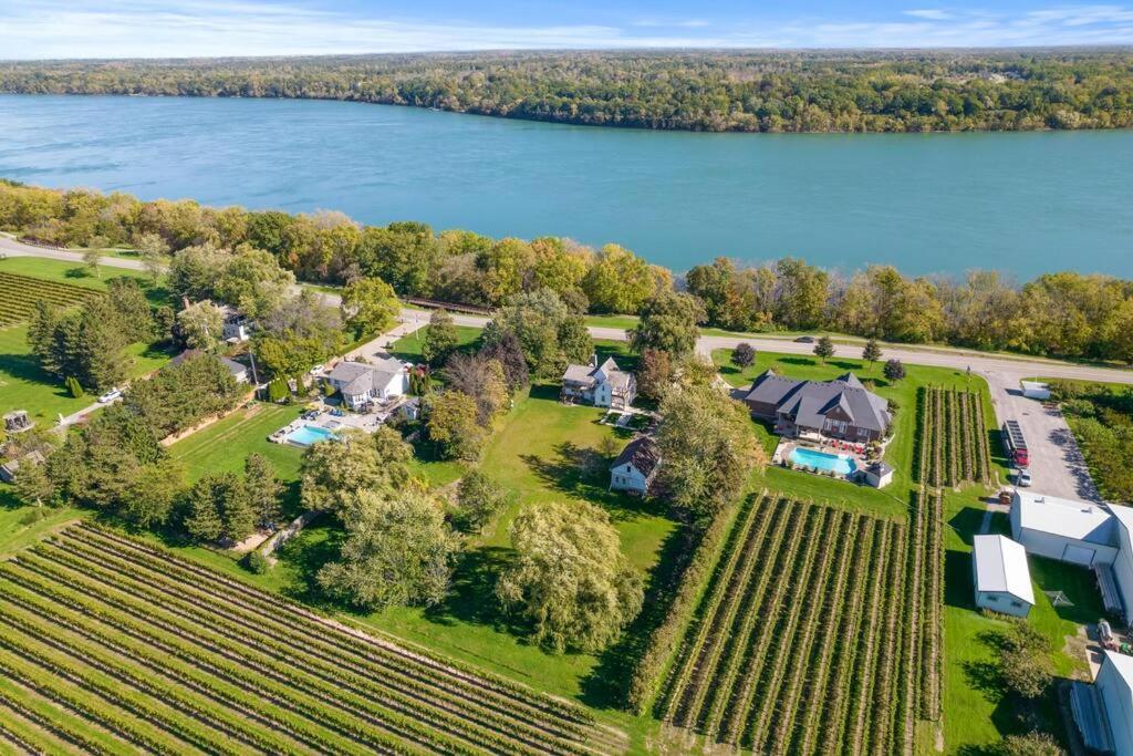 Waterfront Niagara-On-The-Lake Farmhouse On A Vineyard Villa Buitenkant foto